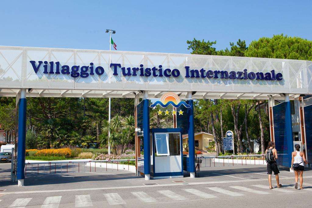Villaggio Turistico Internazionale Bibione Esterno foto